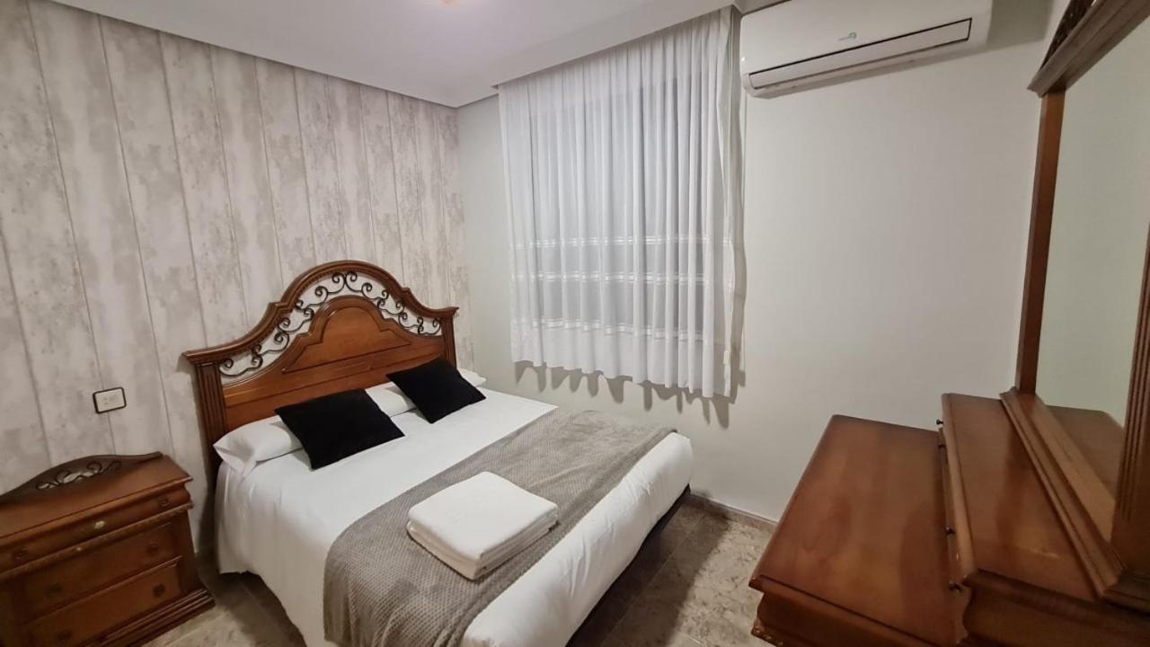 Apartamentos Los Robles 阿尔卡拉德尔胡卡尔 外观 照片