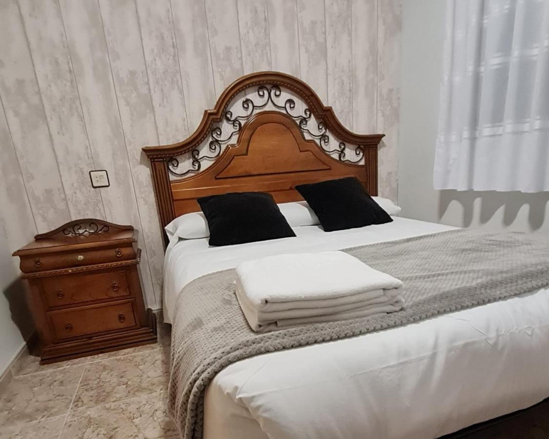 Apartamentos Los Robles 阿尔卡拉德尔胡卡尔 外观 照片